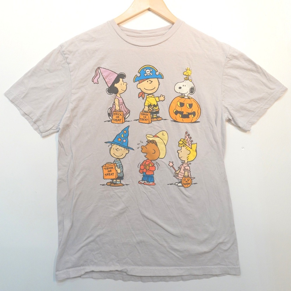 Peanuts Halloween T-shirt Men's Medium Snoppy Charlie Brown & Friends